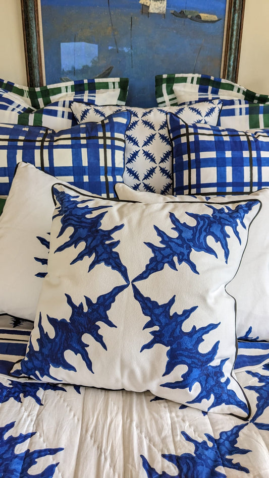 canvas cushion, big thistle cross 45 cm x 45 cm