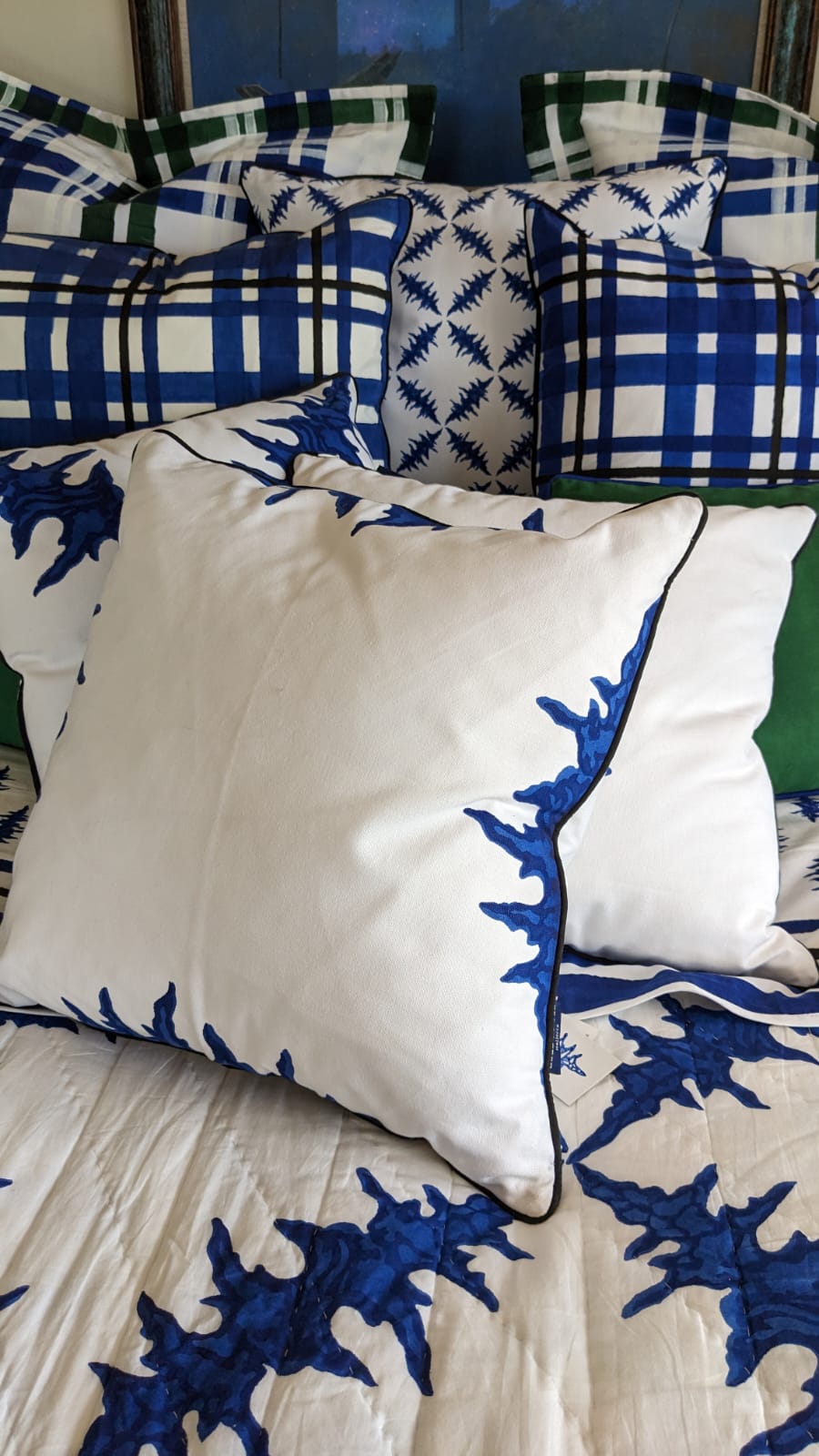 canvas cushion, big thistle cross 45 cm x 45 cm